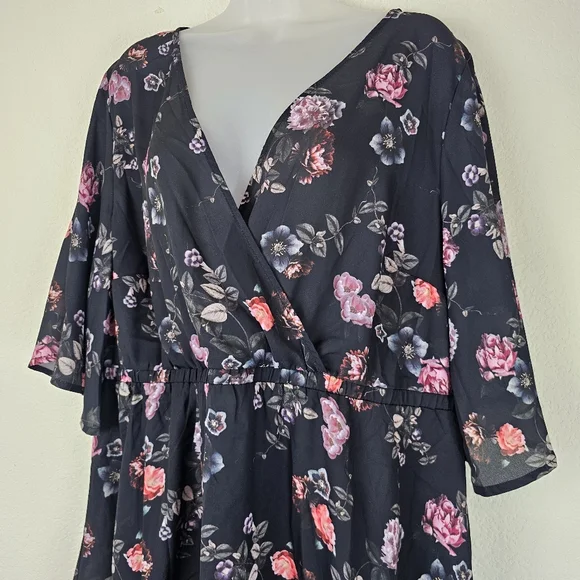 Torrid Black Floral Top Size 2 - Picture 3 of 9